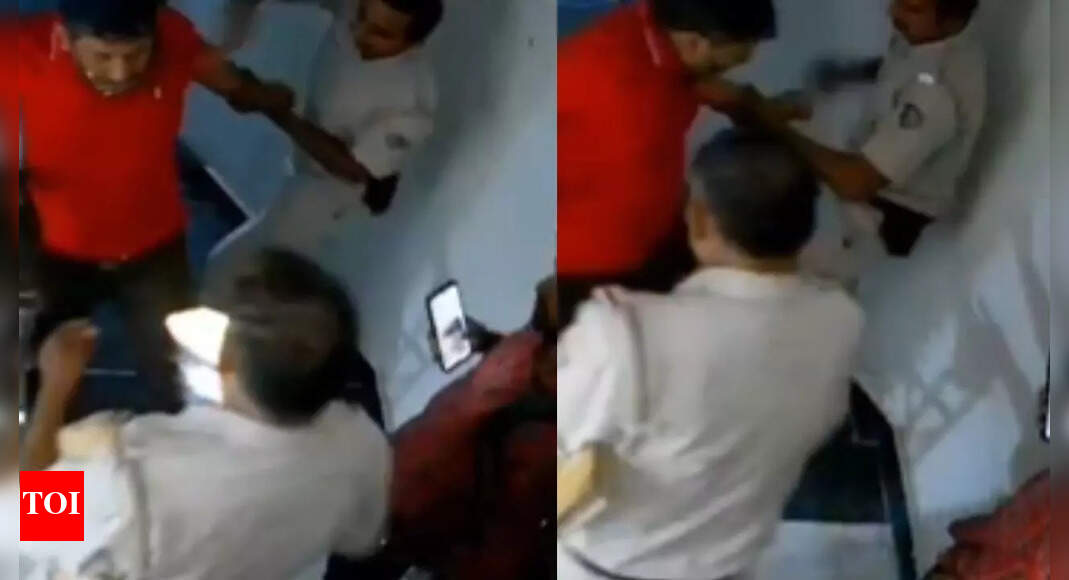 Zomato delivery agent attacked in Delhi after drunk men refuse to pay for food