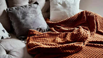 8 natural ways to freshen up quilts and blankets during winter