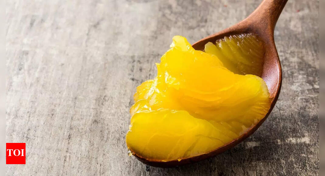 Does warm water with ghee on first day of periods prevent PCOD