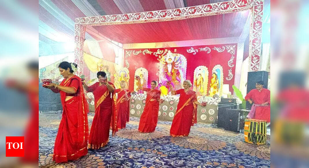 Devotees revel in Navami’s splendour with rituals | Indore News - The ...