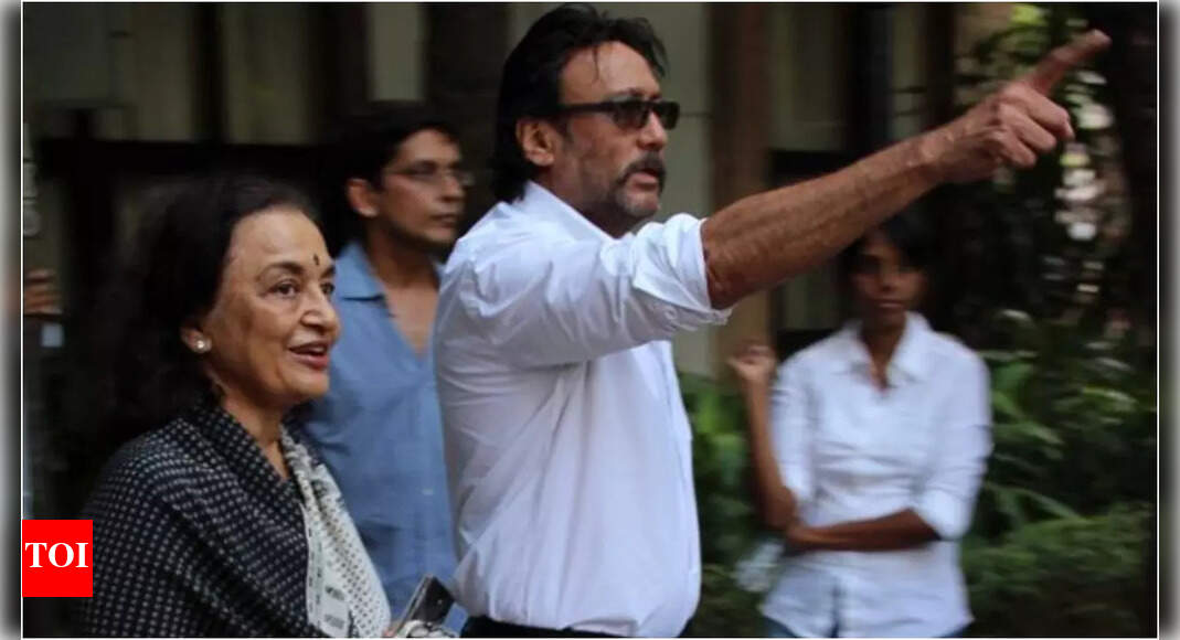 Jackie Shroff wishes Asha Parekh on 83rd birthday: 'My respect always'
