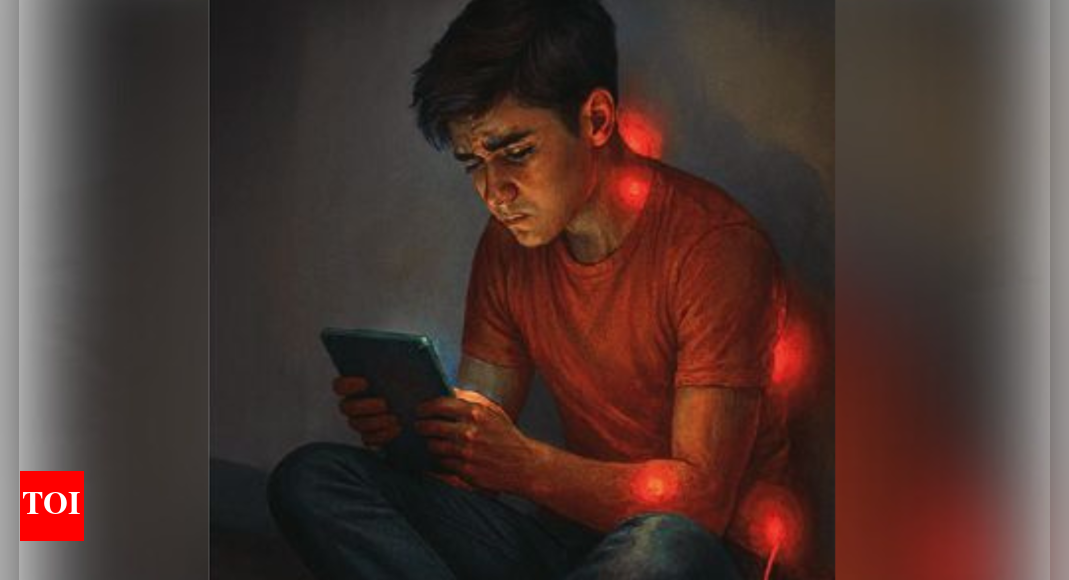 AIIMS study reveals how ‘slouch-sit-scroll’ lifestyle is impacting health of gadget-glued teens