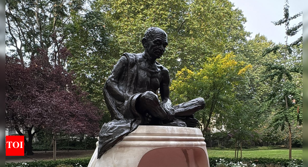 <div>'Gandhi statue restored': London monument repaired after vandalism; UK envoy hails it as 'fabric of India-UK friendship'</div>