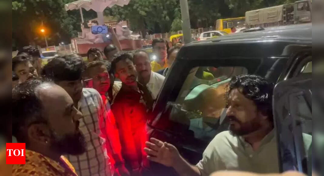 Drunk SUV driver injures woman, tries to attack cop | Vadodara News ...