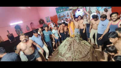 Stomping the ‘demon’: Kota’s Jethis crush Ravan under feet for the triumph of good