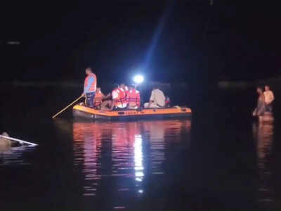 MP: Tractor-trolley overturns in pond during Durga idol immersion; 11 drown