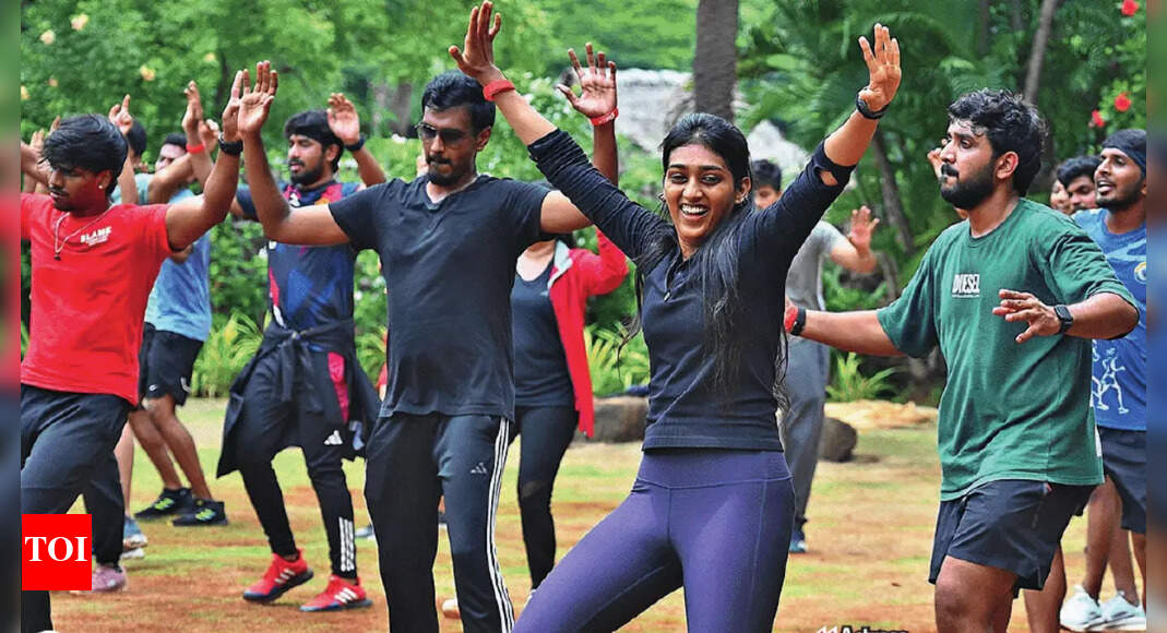 Community Connect: Fitness group blends workouts with mental & social activities