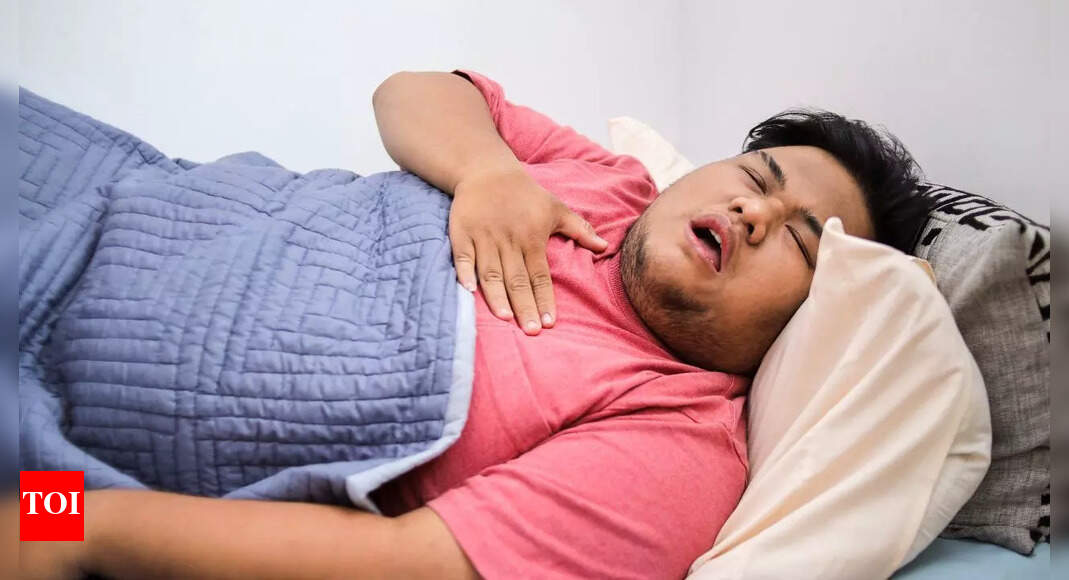 Midnight heart attack warning signs: How to recognise them before it's too late