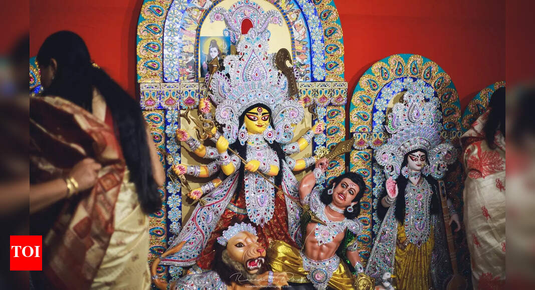 Munich resonates with dhaak beats as Durga Pujo celebrations light up the city