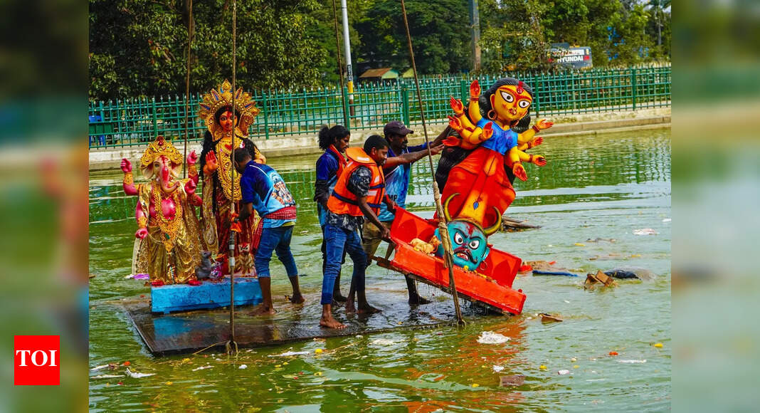 Bengaluru bids fond adieu to Durga Maa