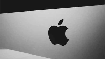 Apple pulls ICE tracking apps after Trump admin request