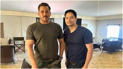 ‘Battle of Galwan’: Salman Khan’s new look goes viral; actor poses with a fan on the sets during the Ladakh schedule