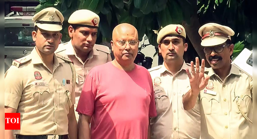 <div>Delhi 'godman' case: Chaitanyananda remanded to 14-day judicial custody; accused of molesting students</div>