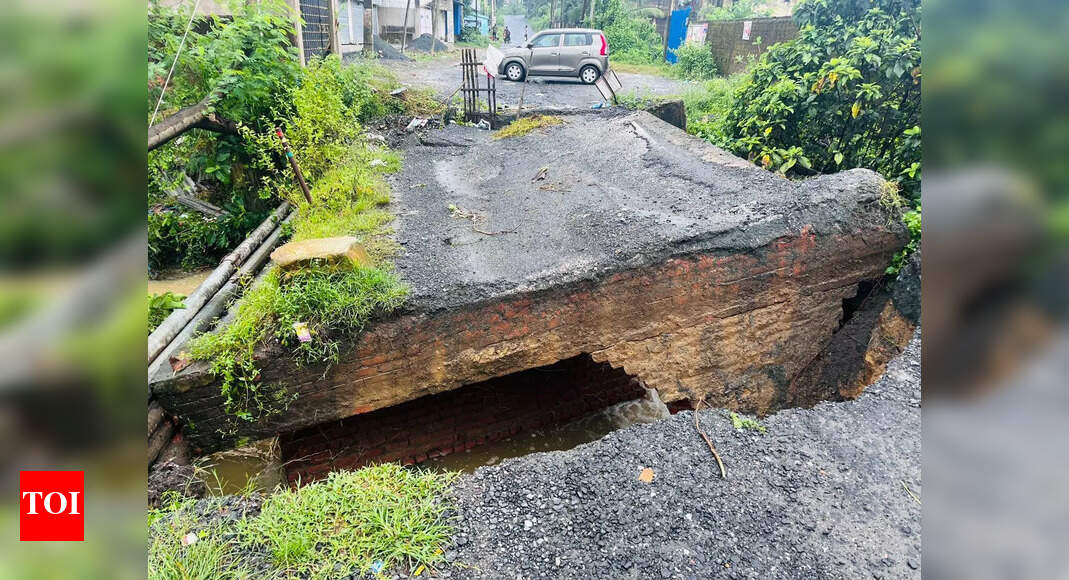 Bridge Collapse in Dhanbad Due to Heavy Rainfall Disrupts Connectivity for 10 Villages