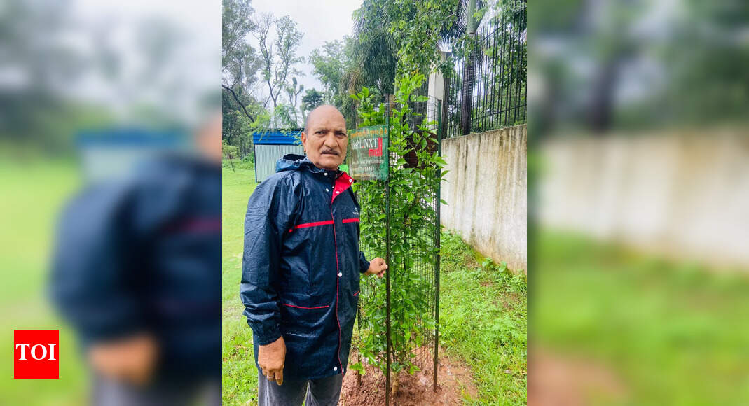 Retired Forester Arun Kumar Prasad Verma Transforms Hazaribag Lake with Daily Cleanliness Drive