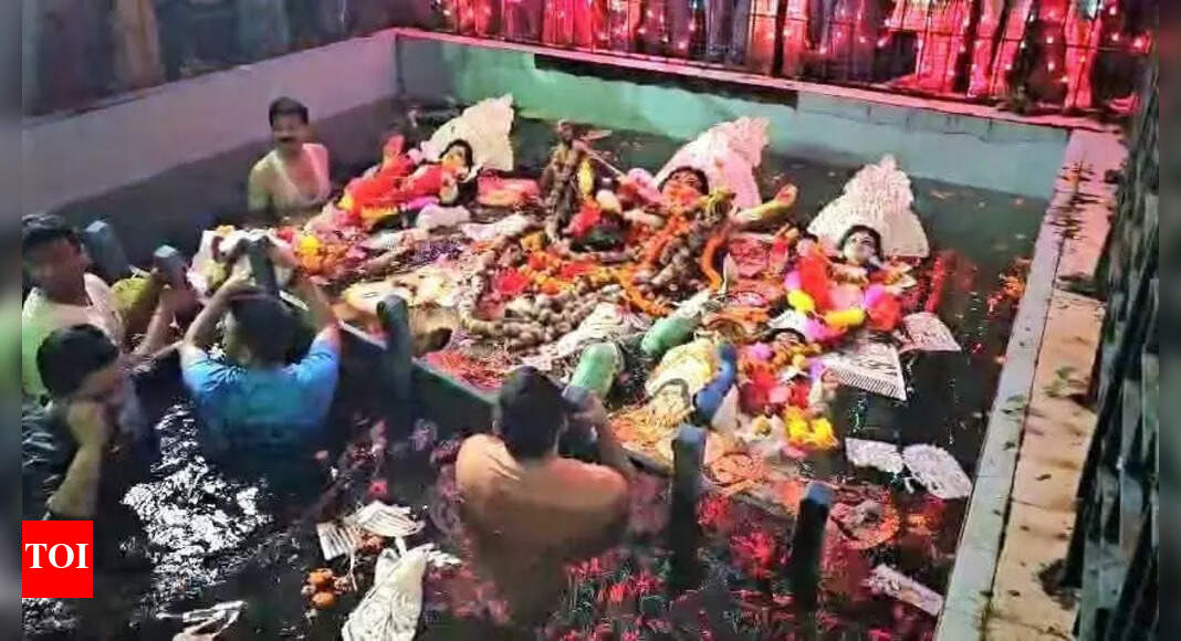 Hazaribag's Bengali Durga Puja Committee Implements Eco-Friendly Idol Immersion Practices
