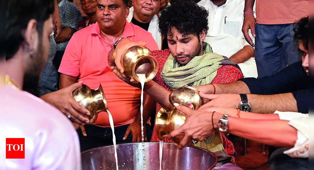 Attending the Ganga arti is always a mesmerising experience, says Siddhant Chaturvedi