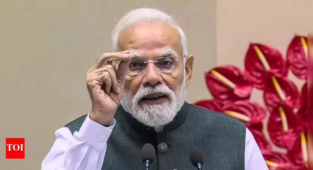 'Roots infested with insects': PM slams Congress-RJD for Bihar's 'migration crisis'
