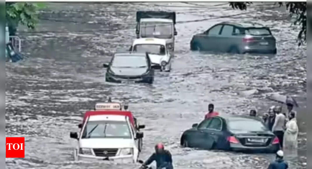 West Bengal: Ghatal faces rising flood threat; rivers in Spate, administration prepares evacuation and relief measures