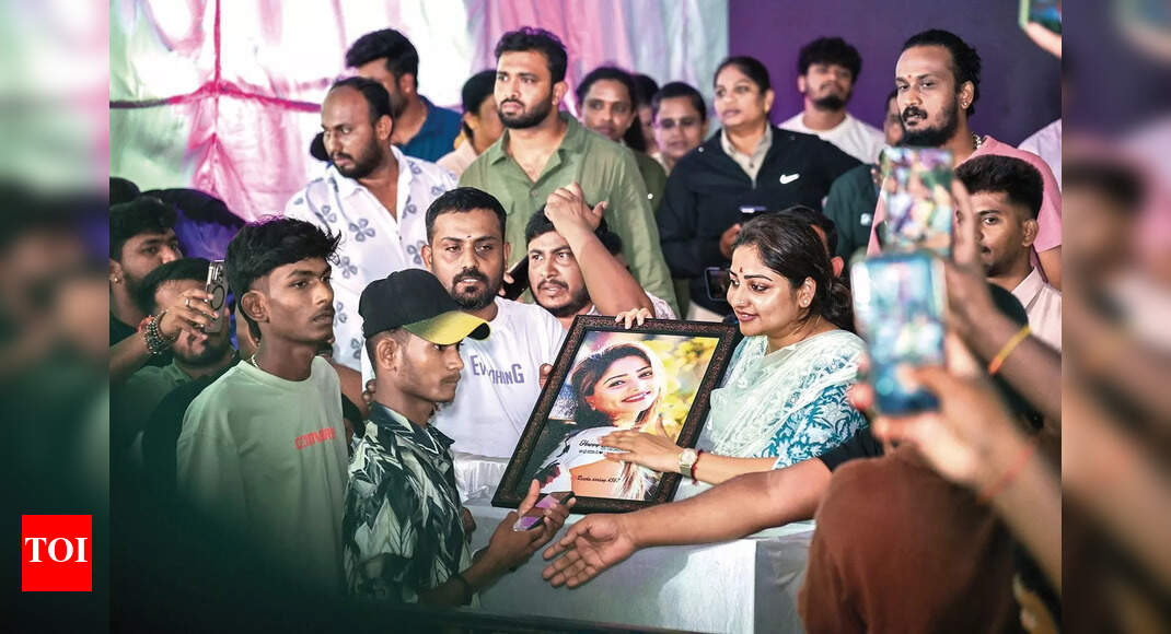 Rachita Ram rings in her birthday with fans, festivity and lots of love