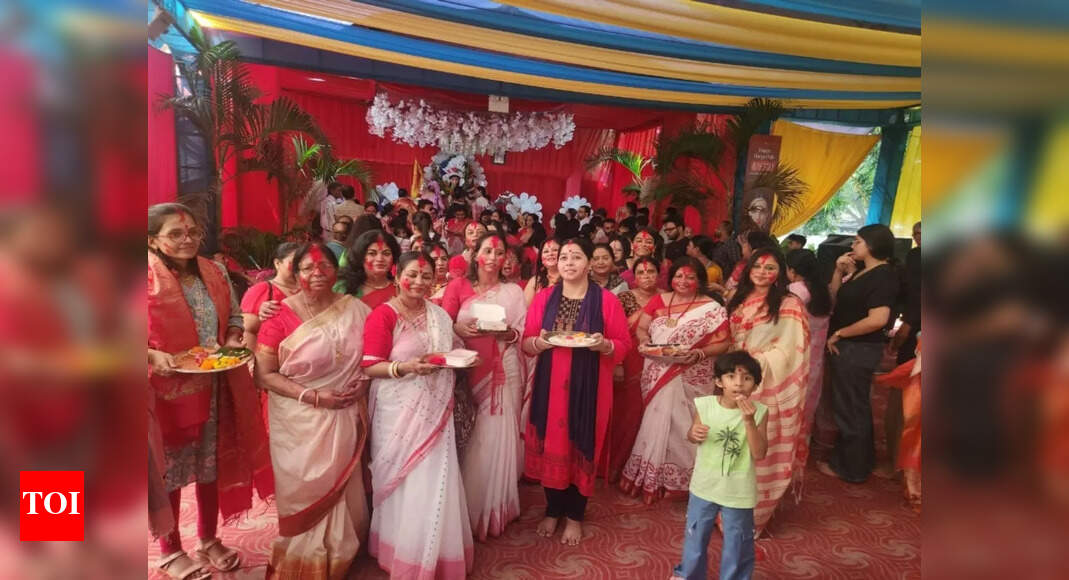 Chandigarh's Bengali community bids adieu to Maa Durga with fervour