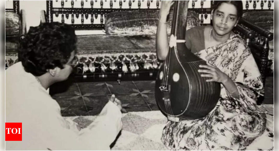 Hariharan celebrates his 'Amma's love, warmth, & wisdom' as she turns 91