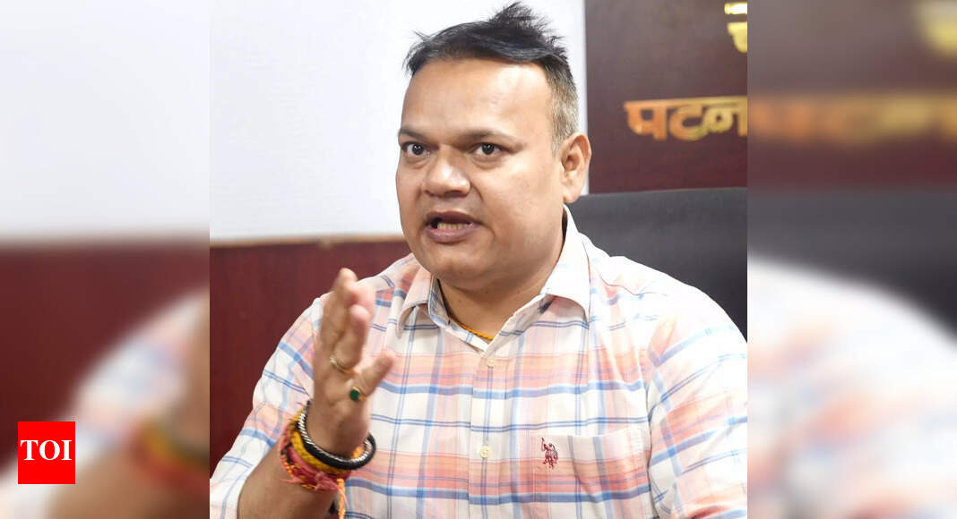 Animesh Parashar takes charge as new Patna divisional commissioner