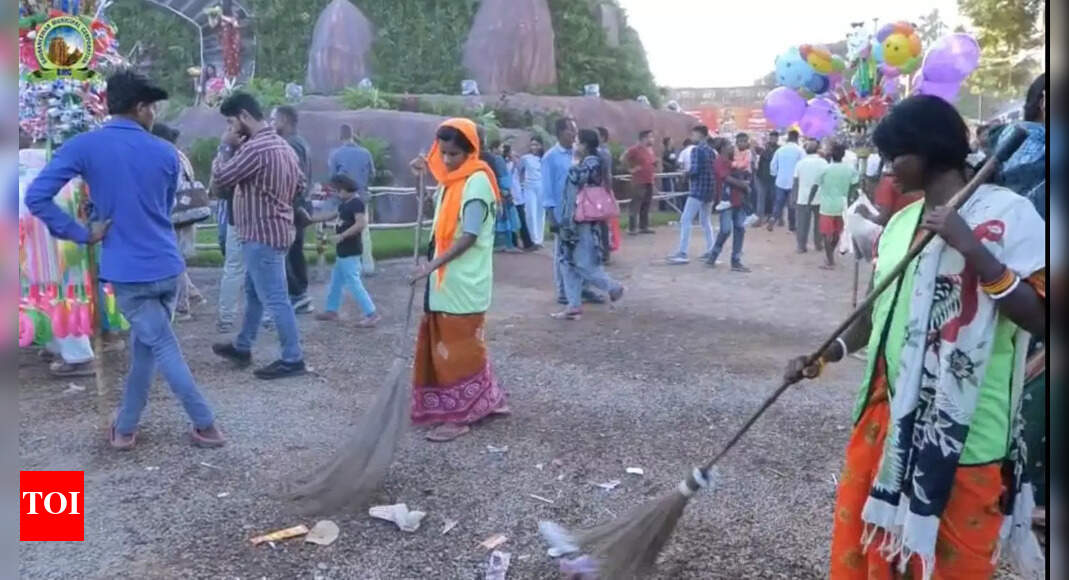 BMC clears 200 tonnes of waste from Durga Puja pandals
