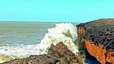 Cyclone Shakhti moves westwards off Gujarat: IMD issues warning; fishermen on alert