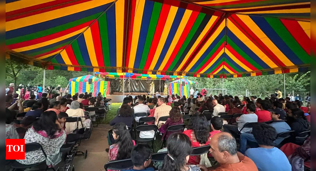 <div>Indian Embassy in US joins 'vibrant' Dussehra celebrations at Iskcon temple</div>