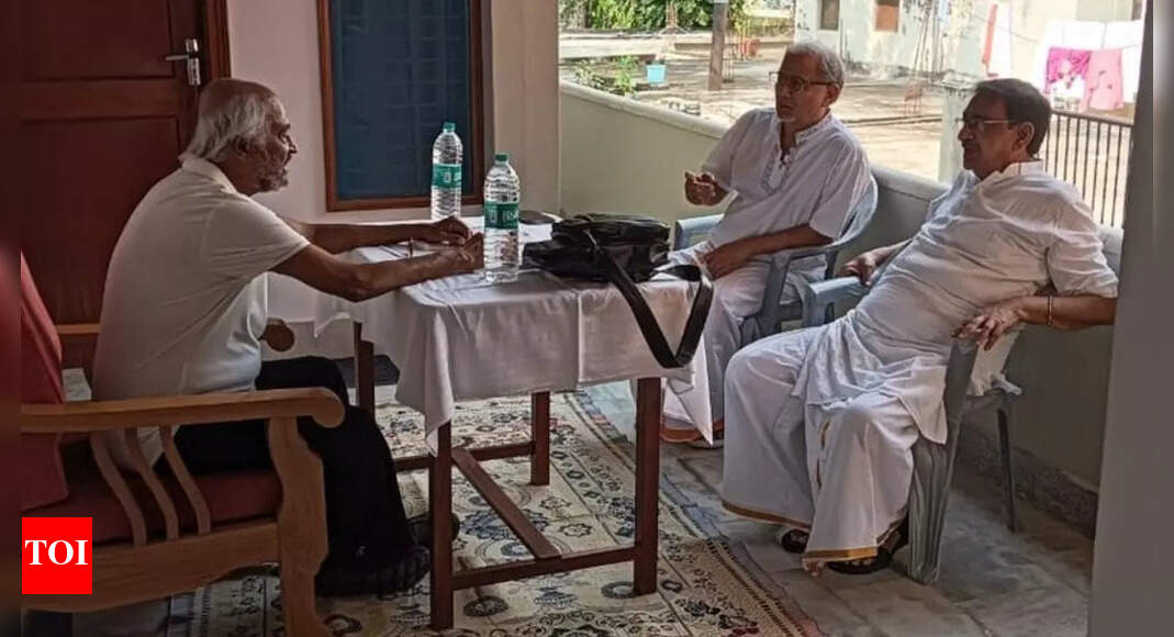 Photos of Rajinikanth from his Himalayan break goes viral amid 'Jailer 2' shoot, fans react