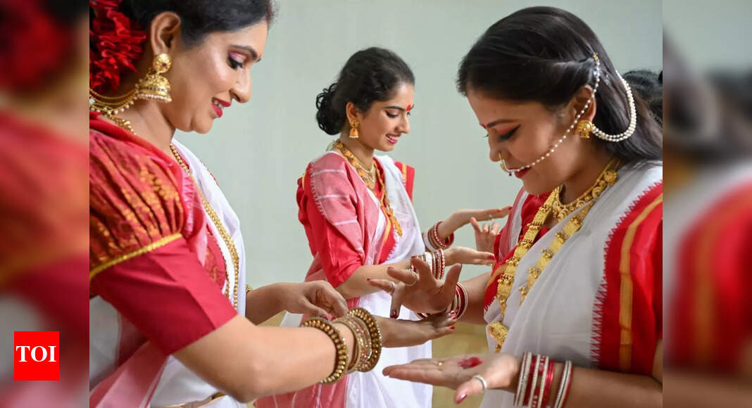 Throwback: Bidding adieu to Maa Durga