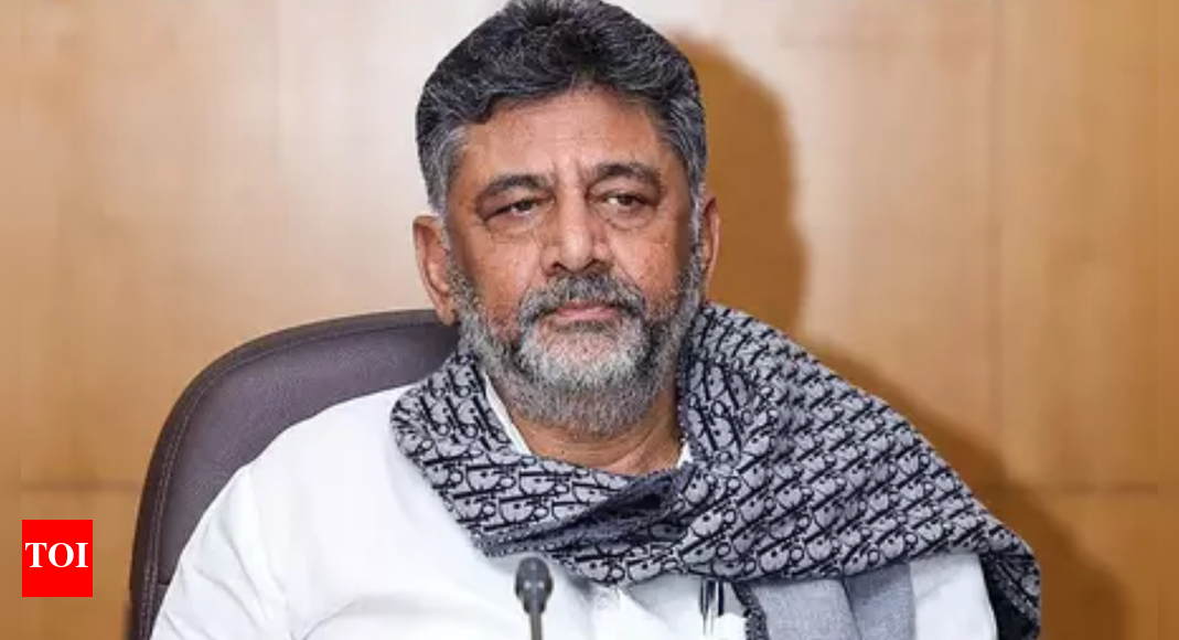 <div>'Don't ask about chicken, fridge': DKS on Karnataka caste survey; asks officials to avoid personal queries</div>