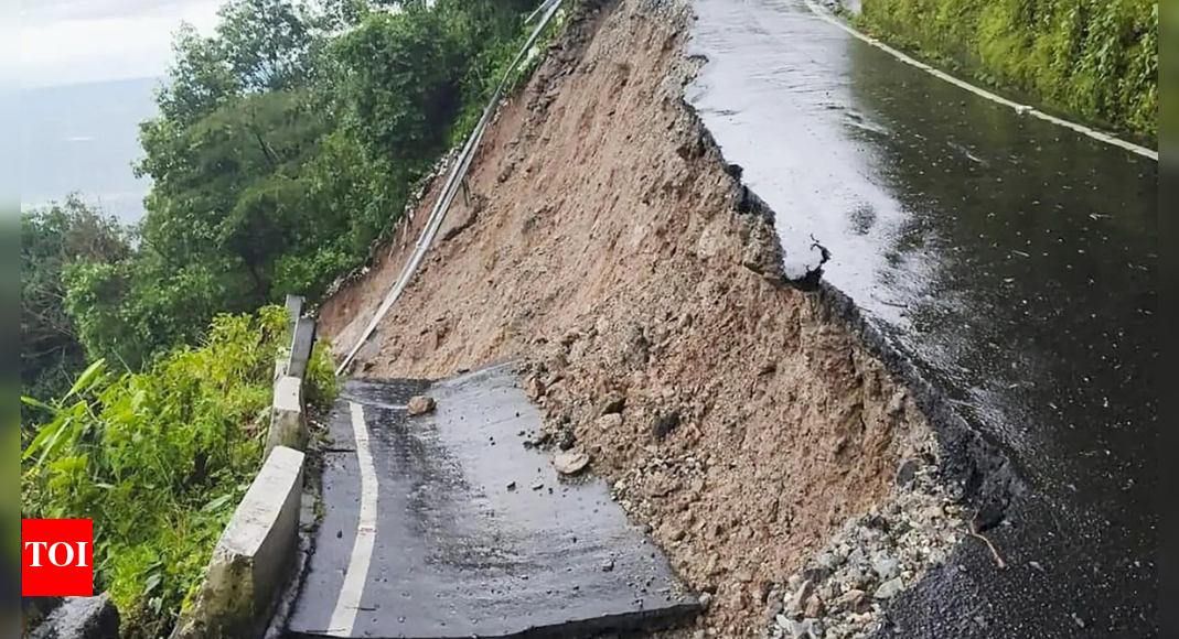 <div>'India remains committed': PM Modi pledges assistance to Nepal; heavy rains, landslides claim  over 40 lives</div>
