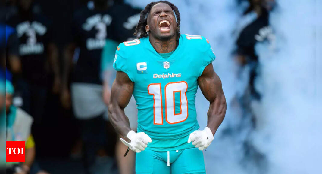 Will Tyreek Hill play against the Carolina Panthers today? Latest injury update on the popular Dolphins WR
