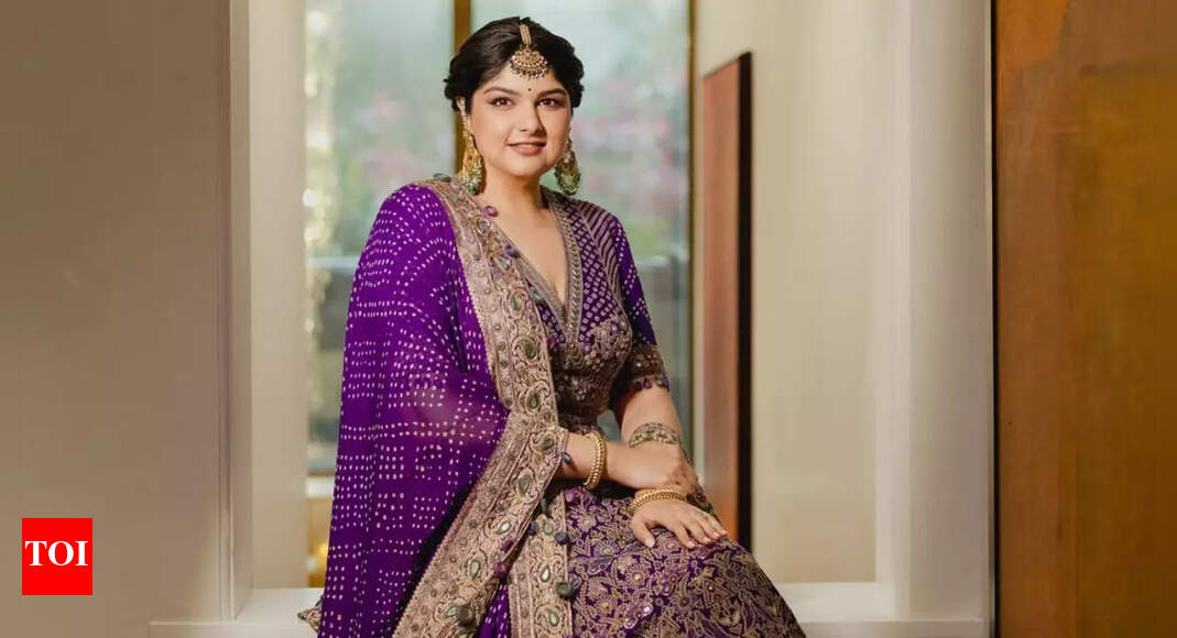 Anshula Kapoor thanks her team for ‘gently pushing outside of comfort zone’ for Gor Dharna | – The Times of India