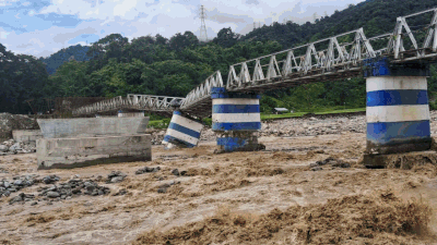 Hills in chaos: 20 killed as landslides hit Bengal's Mirik and Darjeeling; hundreds of tourists stranded - 10 points
