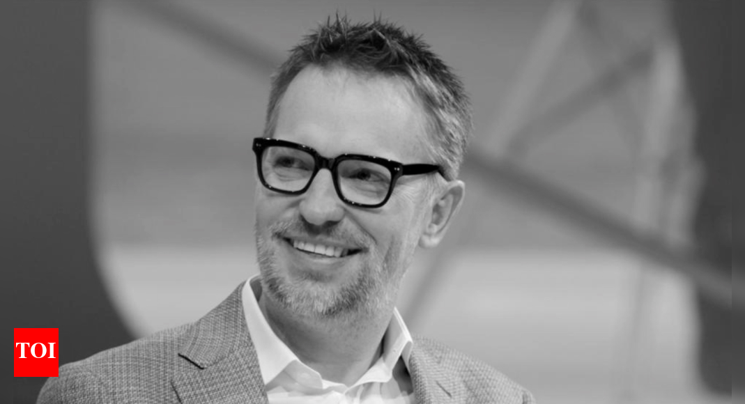 LinkedIn CEO reveals why he uses AI when talking to his boss Microsoft CEO Satya Nadella