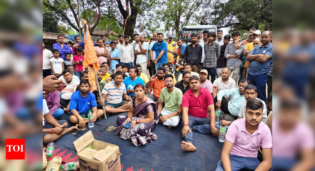 Locals Block NH 143 After Worship Place Defaced in Kalhatoli Village, Simdega
