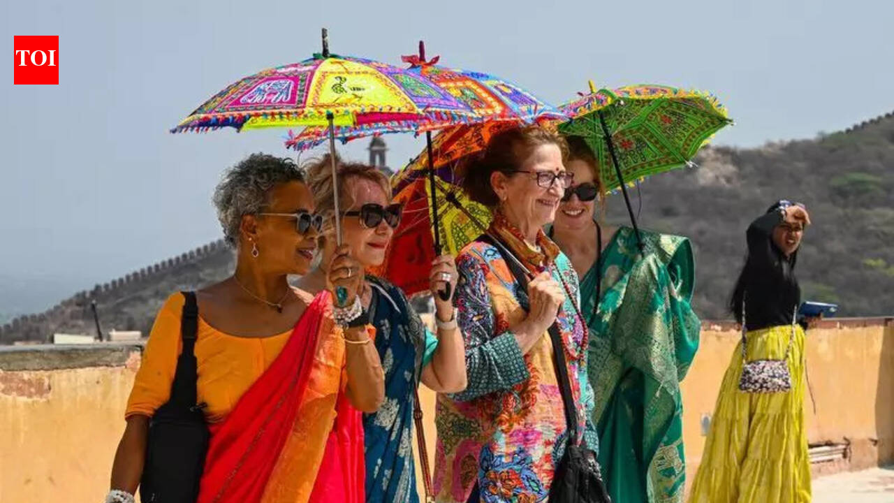 Tourist arrivals in Raj rise but foreign visitors decline | Jaipur News ...