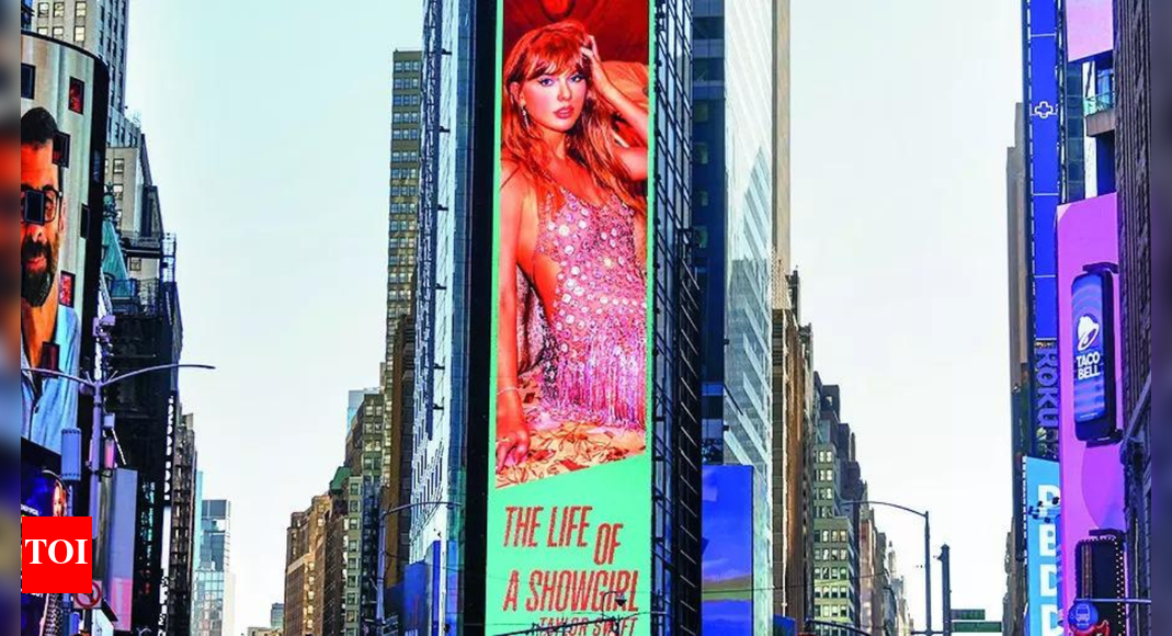 <div>2.7m album sales on Day 1: Swift breaks own record with 'The Life of a Showgirl'</div>