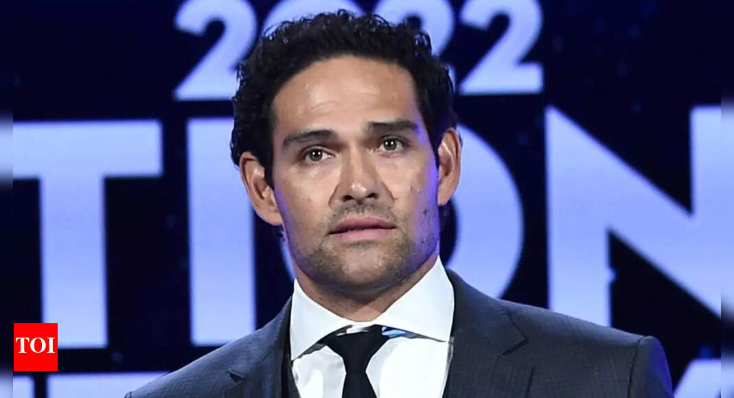 Former NFL QB Mark Sanchez released from hospital, heading to jail after shocking truck driver stabbing incident
