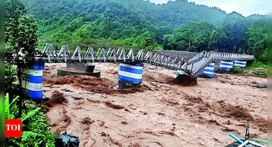 West Bengal floods: A recurve that left a trail of destruction; 'westerly winds brought system closer to state’