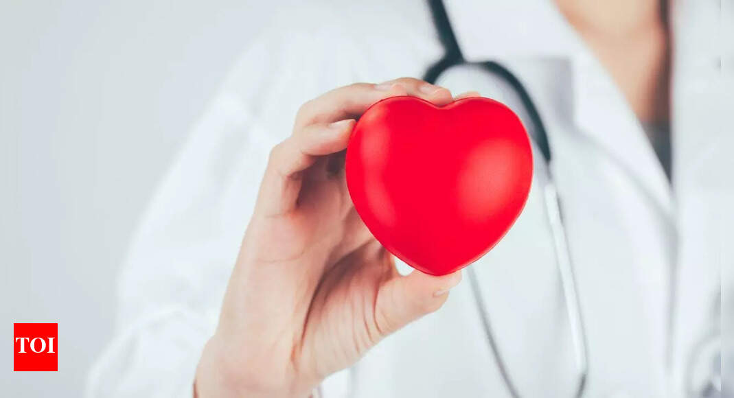 First sign of a heart attack is not chest pain! Cardiologist warns what to watch for instead