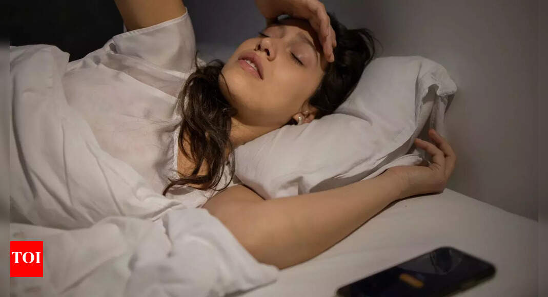 Waking up at night frequently? This silent symptom could be an early red flag for diabetes | – The Times of India