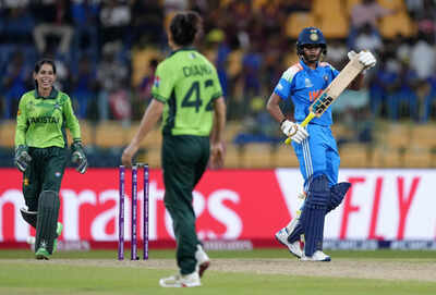 'Shabaash girls': India fielding coach's roar after win over Pakistan steals the show - Watch