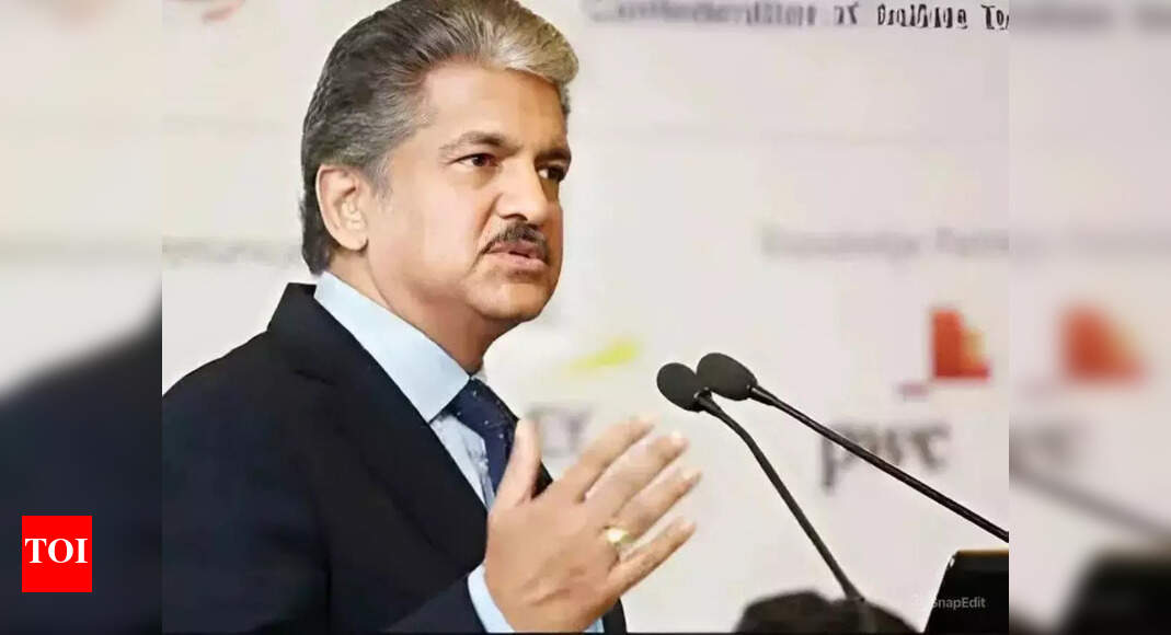 Zoho founder Sridhar Vembu replies to Anand Mahindra as he says: Downloaded Arattai today… With ...