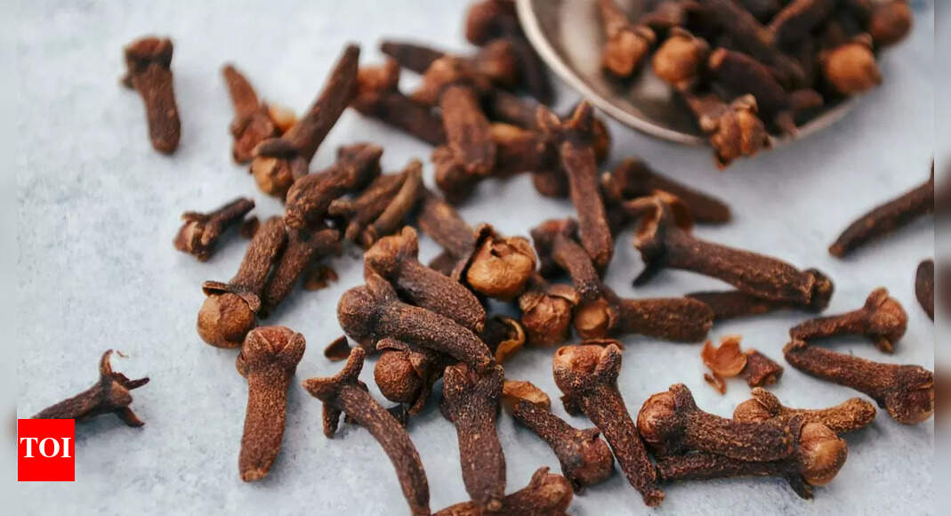 How eating a single clove daily can improve heart health and manage cholesterol naturally