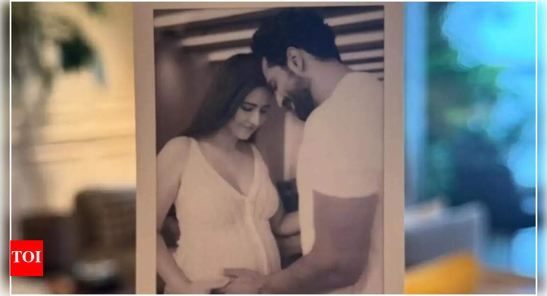 Katrina Kaif and Vicky Kaushal to host baby shower today with close family – Reports | Hindi Movie News – The Times of India