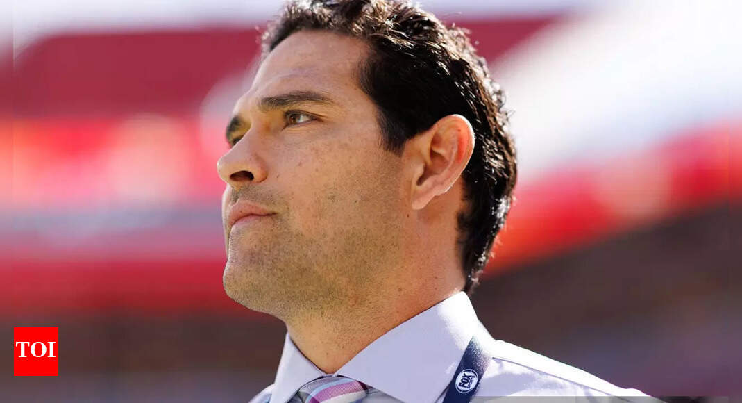 'He said that he’d been shot': Bartender recalls horrific moment bloodied Mark Sanchez pounded on pub window for help after stabbing